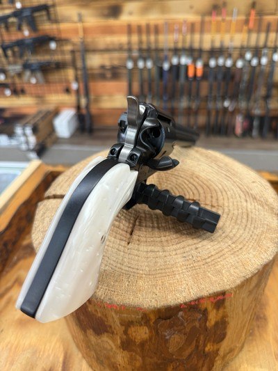 Heritage Rough Rider Revolver - 22 Mag - Image 3 of 4
