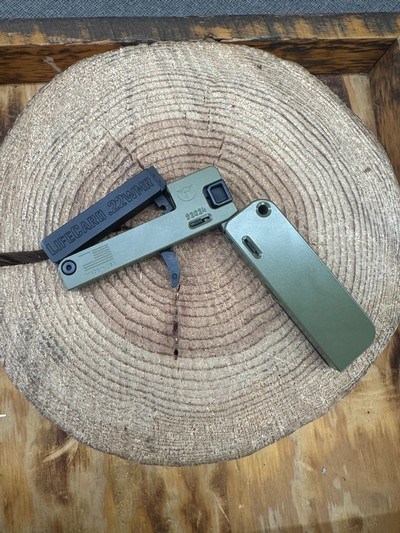 Trailblazer LifeCard .22 WMR Single Action Handgun - Bazooka Green - Image 3 of 3