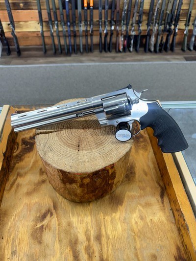 Colt Anaconda 44 Mag - 6 Shot - 8