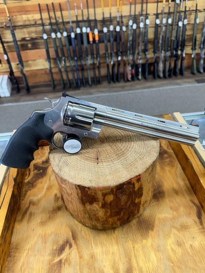 Colt Anaconda 44 Mag - 6 Shot - 8
