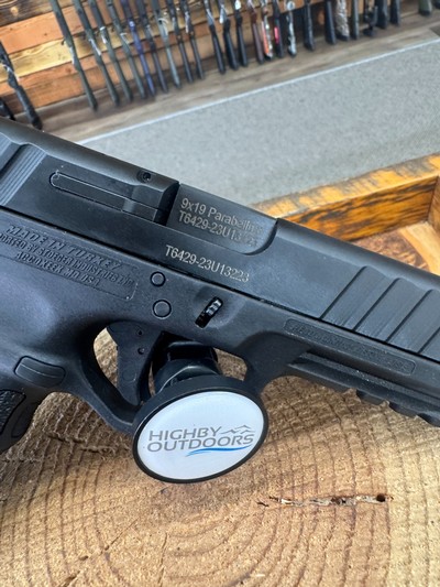 Stoeger STR-9 Mid-Size Pistol - 9mm, 4.17