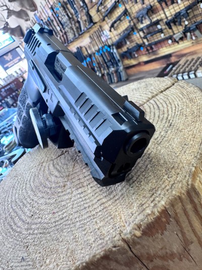 H&K VP9 Pistol - 9mm, 17+1, 4