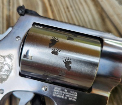 Smith & Wesson 500 Magnum Grizzly Bear Backpacker 4 Inch - Image 9 of 19