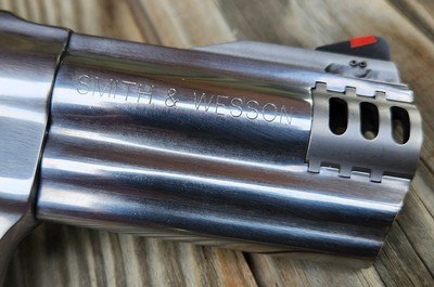 Smith & Wesson 500 Magnum Grizzly Bear Backpacker 4 Inch - Image 10 of 19