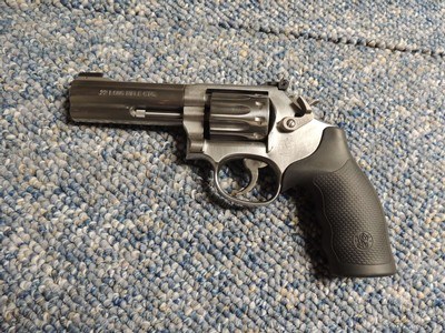 Smith & Wesson Model 617-6