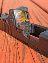 Glock G19 SUAREZ 9x19 SI-319 Trijicon RMR RM06 complete slide 9mm - for parts/repair - 5 of 8