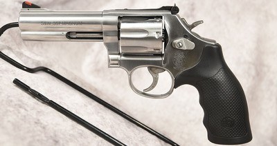 Smith & Wesson 686 Plus .357 Magnum 7 Shot Stainless L Frame 4