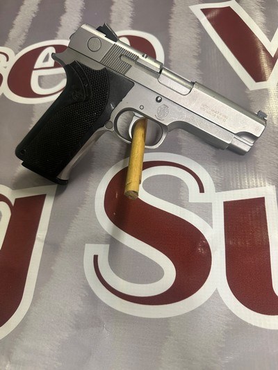 Smith & Wesson 4586 - Image 1 of 7