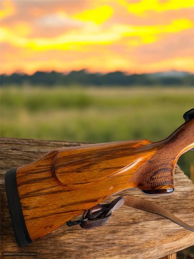 ESTATE COLLECTOR'S RIFLE****1974 Weatherby .300 WBY MAG DELUXE Howa/Japanese made Rifle w/Weatherby Supreme Scope*** LH ***High Grade 90%*** - Image 11 of 14