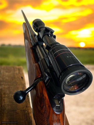 ESTATE COLLECTOR'S RIFLE****1974 Weatherby .300 WBY MAG DELUXE Howa/Japanese made Rifle w/Weatherby Supreme Scope*** LH ***High Grade 90%*** - Image 8 of 14