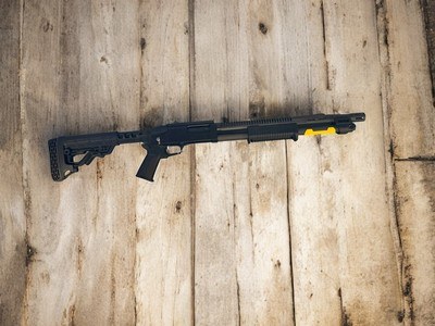 Mossberg 590R Stand Off 12 Gauge w/ Adjustable Stock