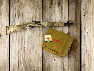 Beretta A300 Ultima Patrol Camo 12 Gauge Semi-Auto Shotgun combo w/ KRO Paratrooper Shoulder Bag OD Green