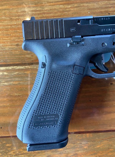 Glock G17 Gen 5 FS Chambered in 9mm - Image 5 of 9