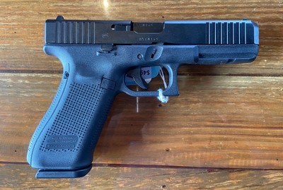 Glock G17 Gen 5 FS Chambered in 9mm - Image 4 of 9
