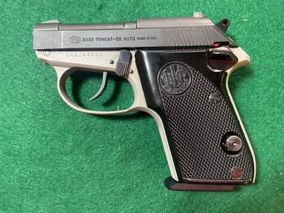 Beretta 3032 Tomcat-32 Semi-Auto Made in USA - Image 3 of 4