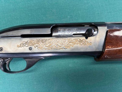 Remington 1100 Semi Automatic Shotgun Chambered in 12 Ga - Image 5 of 9