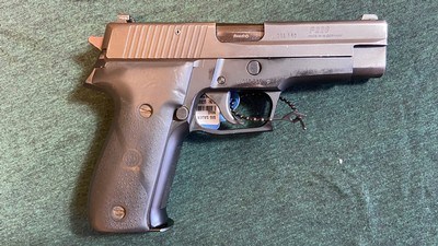 ***SIG ARMS / SIG SAUER P226 Semi-Automatic 9MM West German Made Pistol **** - Image 10 of 12