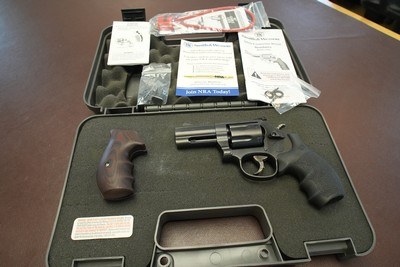 Smith & Wesson 357 Mag Performance Center Revolver 3