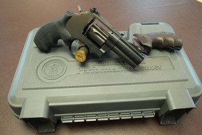 Smith & Wesson 357 Mag Performance Center Revolver 3