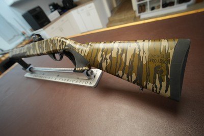 Weatherby Element in Bottomlands Camo 20ga with extras. - Image 5 of 12