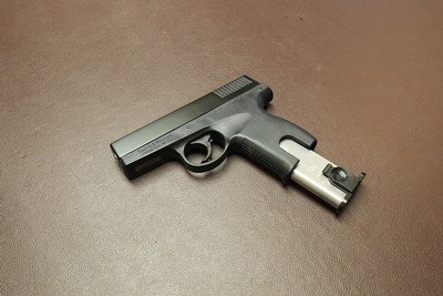 Smith andWesson SW9M 9mm 3.25 barrel black pistol - Image 2 of 5
