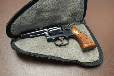 Smith and Wesson .38 Revolver Black - Image 5 of 5