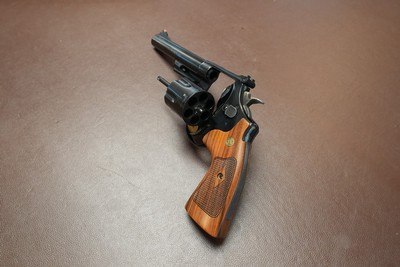 Smith & Wesson Model 29-10 44Mag with 6