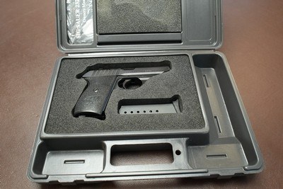 Sig 232 9mm Kurz .380 with factory case and manual. - Image 5 of 6