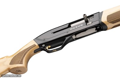 Browning Maxus II Hunter Maple 12 Gauge Semi-Auto 26
