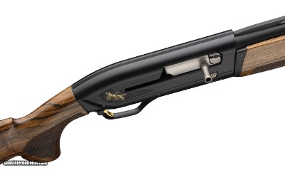Browning Maxus II Black Gold 12 Gauge Semi-Auto 26