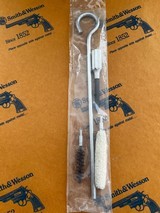 SMITH AND WESSON COLLECTOR GRADE 38/357 REVOLVER CLEANING KIT 8 INCH BARREL