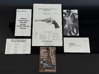 SMITH AND WESSON * FACTORY ORIGINAL * MODEL 629 REVOLVER PRESENTATION GRADE FACTORY MANUAL AND DOCUMENTS