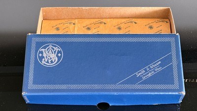 SMITH AND WESSON * LEW HORTONModel 24-3 Factory Box * Factory Issued BFW Holster * Manual* Full Documentation * - Image 14 of 15