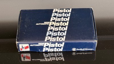 SMITH AND WESSON5906 FACTORY ORIGINAL BOX - Image 4 of 8