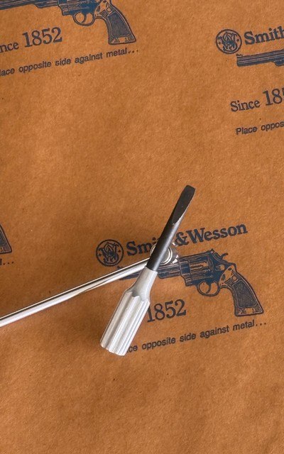 SMITH AND WESSONMODEL 52 / 38 MASTER* CLEANING KIT * BROAD BLADE SIGHT TOOL1960'S* DRY FIRE TARGET * BARREL WRENCH - Image 5 of 15