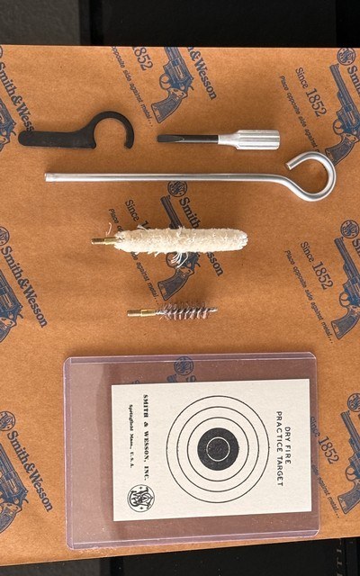 SMITH AND WESSONMODEL 52 / 38 MASTER* CLEANING KIT * BROAD BLADE SIGHT TOOL1960'S* DRY FIRE TARGET * BARREL WRENCH - Image 2 of 15