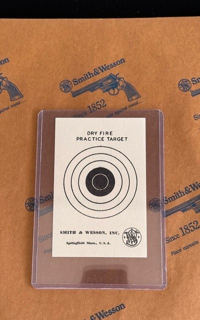 SMITH AND WESSONMODEL 52 / 38 MASTER* CLEANING KIT * BROAD BLADE SIGHT TOOL1960'S* DRY FIRE TARGET * BARREL WRENCH - Image 7 of 15