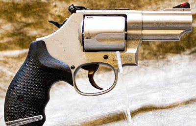 SMITH & WESSON MODEL 69 COMBAT MAGNUM - .44 REMINGTON MAGNUM - Image 1 of 4