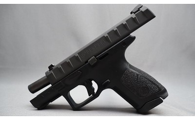 Beretta ~ APX ~ 9mm Luger