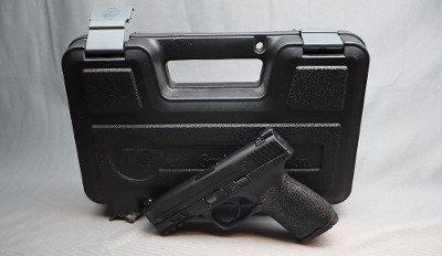 Smith & Wesson ~ M&P40 2.0 ~ .40 S&W