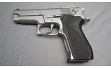 Smith & Wesson ~ 5906 ~ 9mm Luger - 2 of 3