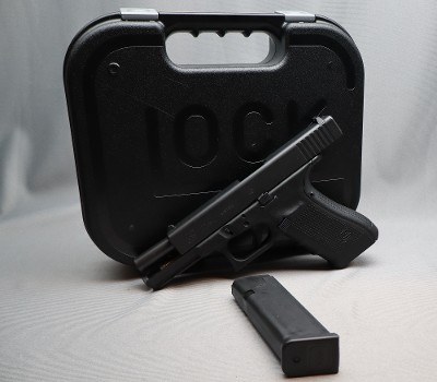 Glock ~ Model 22 ~ .40 S&W