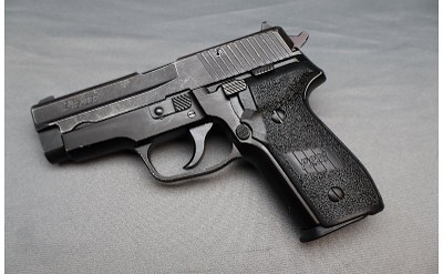 Sig Sauer ~ P228 ~ 9mm Luger - Image 2 of 5