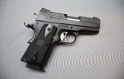 Sig Sauer ~ 1911 ~ .45 Auto - Image 1 of 3
