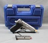 Smith & Wesson ~ 3913 ~ 9mm Luger