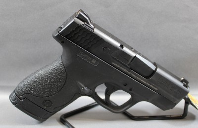 Smith & Wesson ~ M&P40 Shield ~ .40 S&W