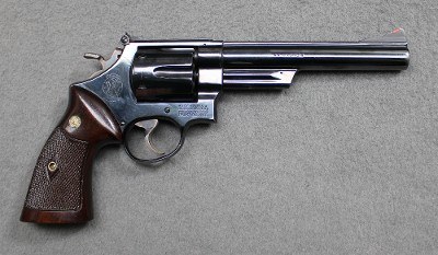 Smith & Wesson ~ Model 29 ~ .44 Magnum
