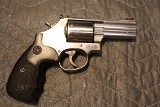 SMITH & WESSON 686-6 - 1 of 2