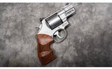 SMITH & WESSON ~ 627-5 ~ .357 MAGNUM - 1 of 6