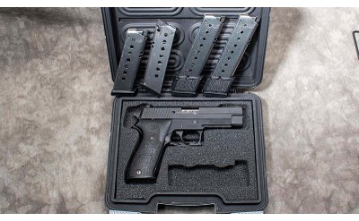 SIG SAUER ~ P220 ~ .45 AUTO - Image 4 of 4